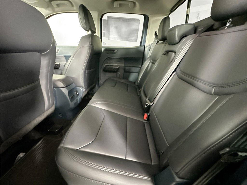 New 2025 Ford Maverick Lariat w/ Black Appearance Package image 24