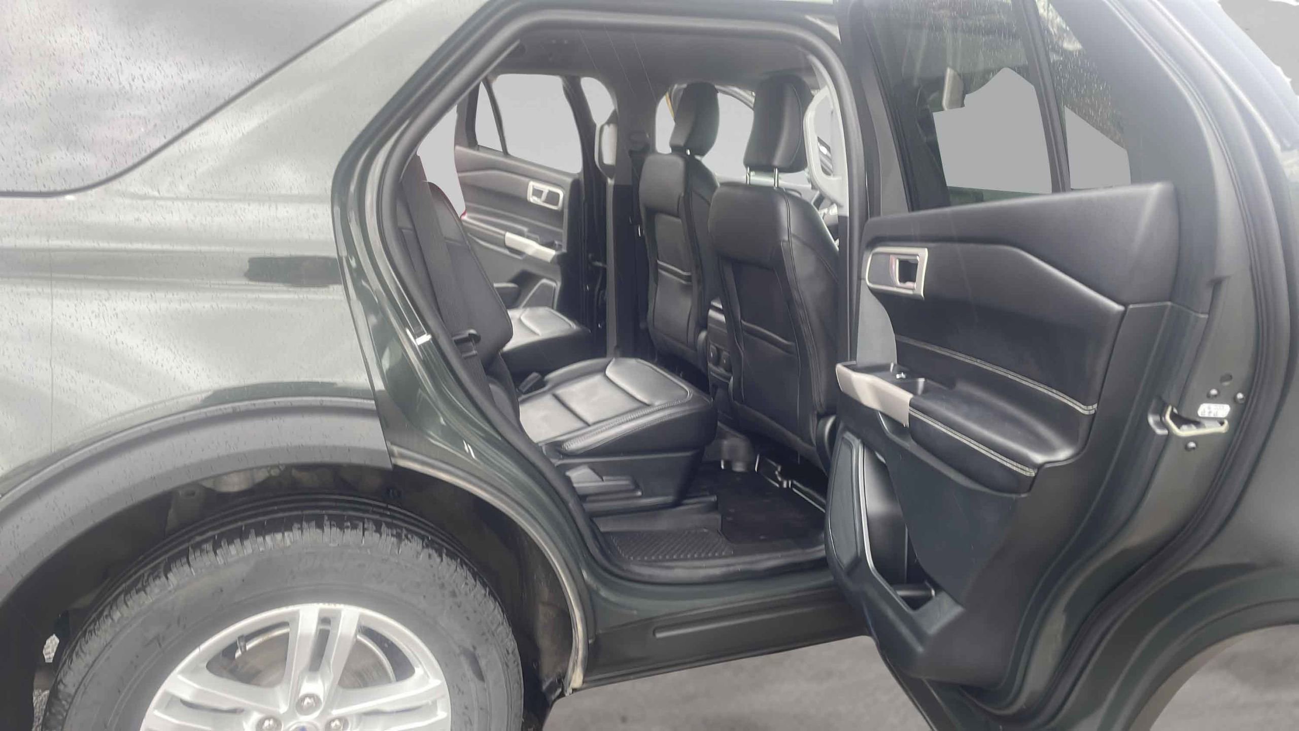 Used 2024 Ford Explorer XLT w/ Equipment Group 202A AWD/4WD image 26