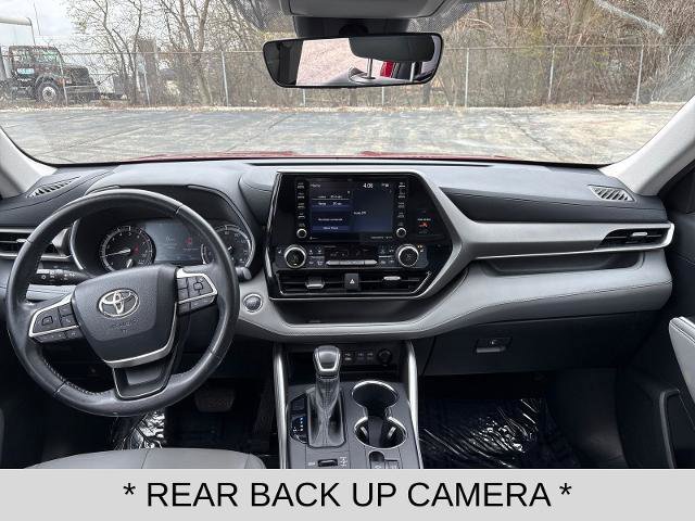 Used 2022 Toyota Highlander XLE image 12