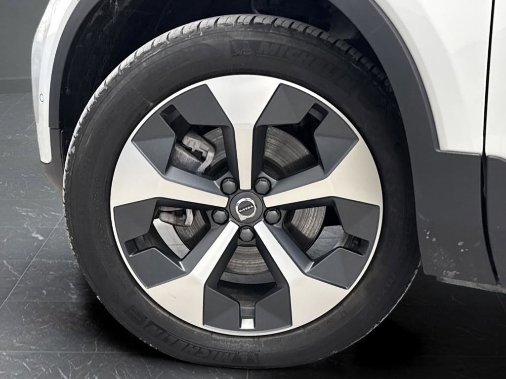 Used 2024 Volvo XC40 B5 Plus w/ Climate Package image 35