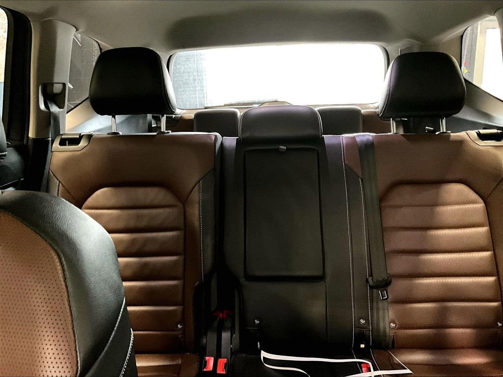 Used 2022 Volkswagen Atlas SEL Premium image 16