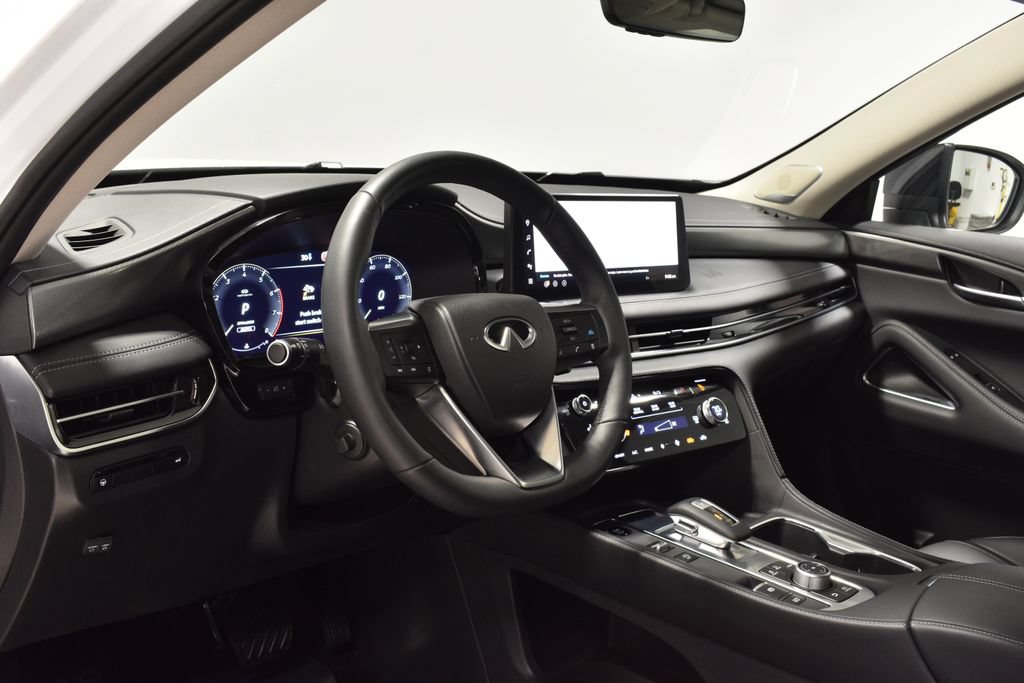 Certified 2026 INFINITI QX60 Luxe w/ Family Package AWD/4WD image 3