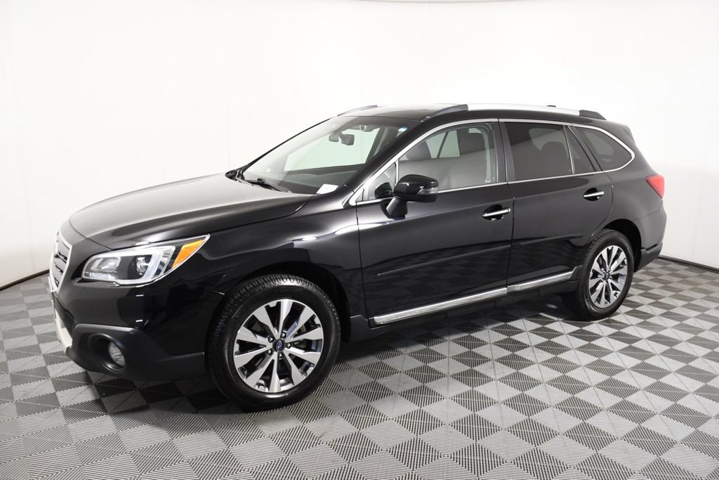 Used 2017 Subaru Outback 3.6R Touring AWD/4WD image 2