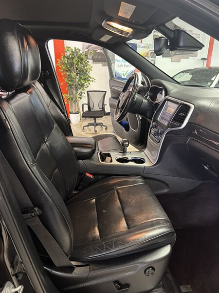 Used 2015 Jeep Grand Cherokee High Altitude RWD image 32