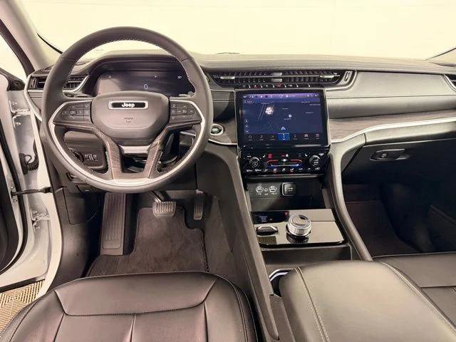 Certified 2024 Jeep Grand Cherokee L Limited AWD/4WD image 32