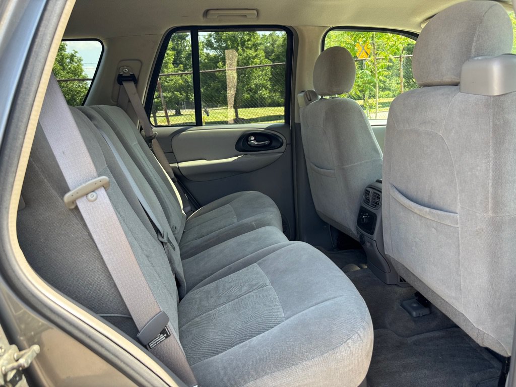 Used 2006 Chevrolet TrailBlazer LS w/ LS Preferred Equipment Group AWD/4WD image 12