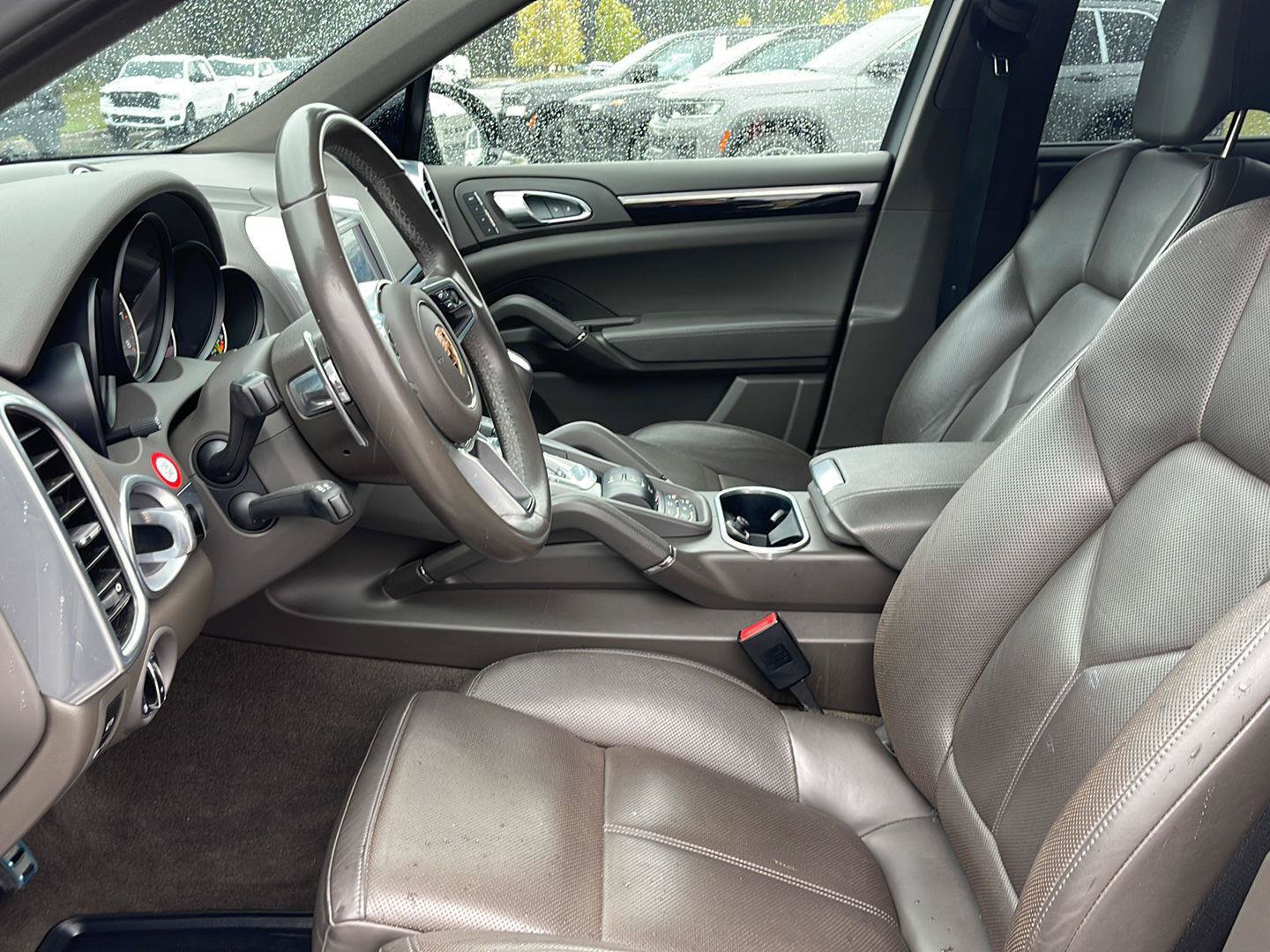 Used 2018 Porsche Cayenne S Platinum AWD/4WD image 21