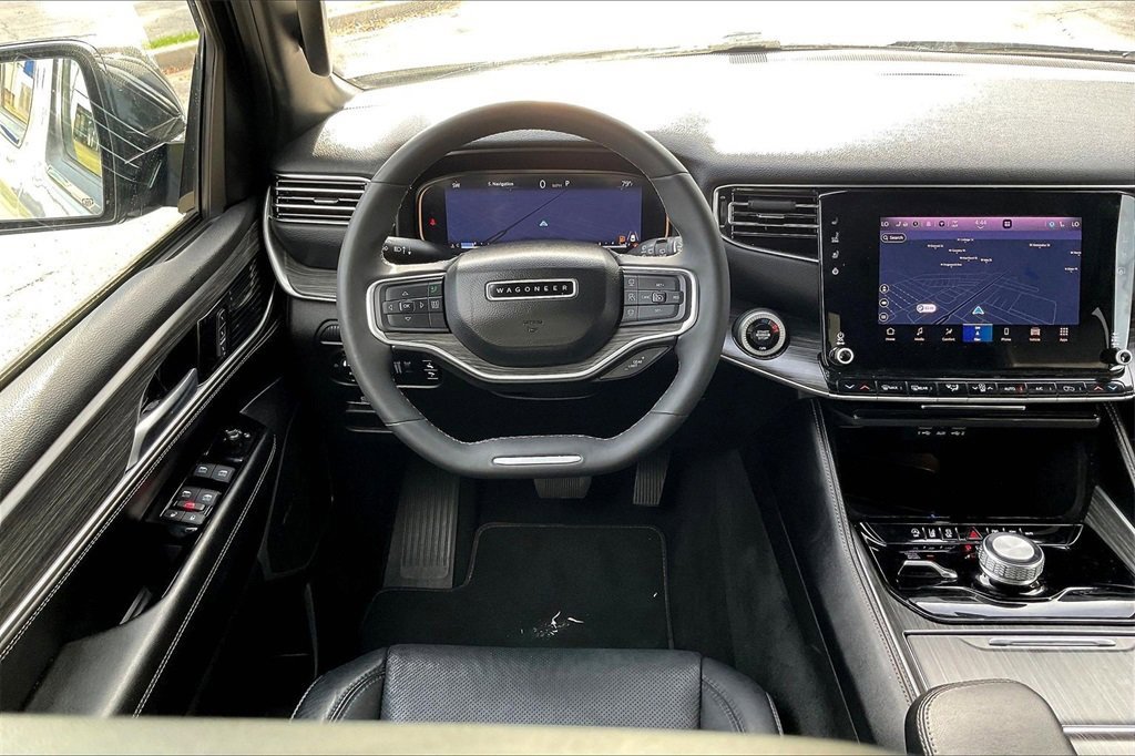 Used 2024 Jeep Wagoneer Series II w/ Flexible Seating Group image 15