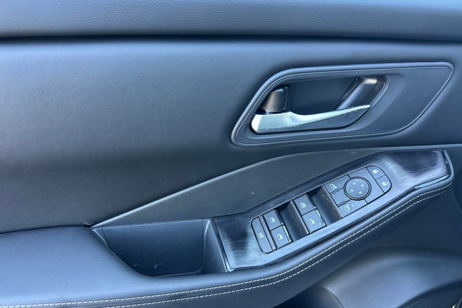 New 2026 Nissan Rogue SV image 12