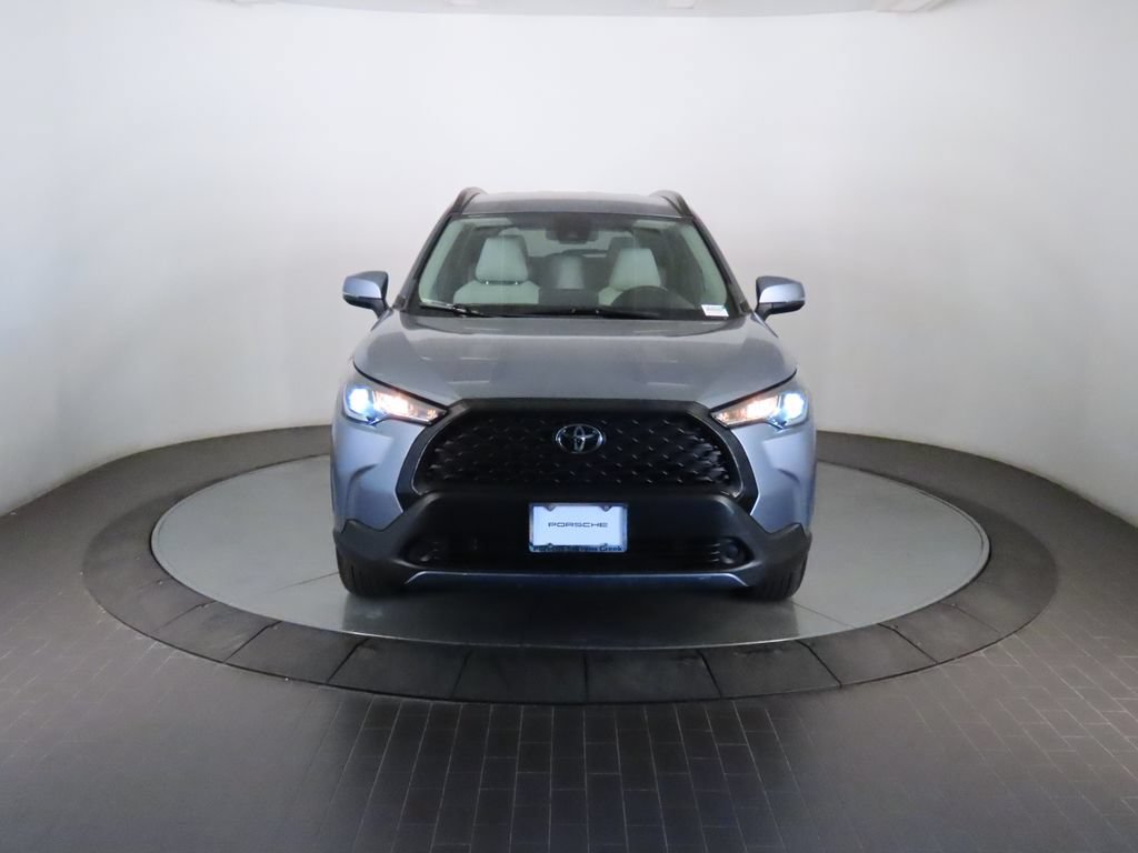 Used 2022 Toyota Corolla Cross LE AWD/4WD image 10