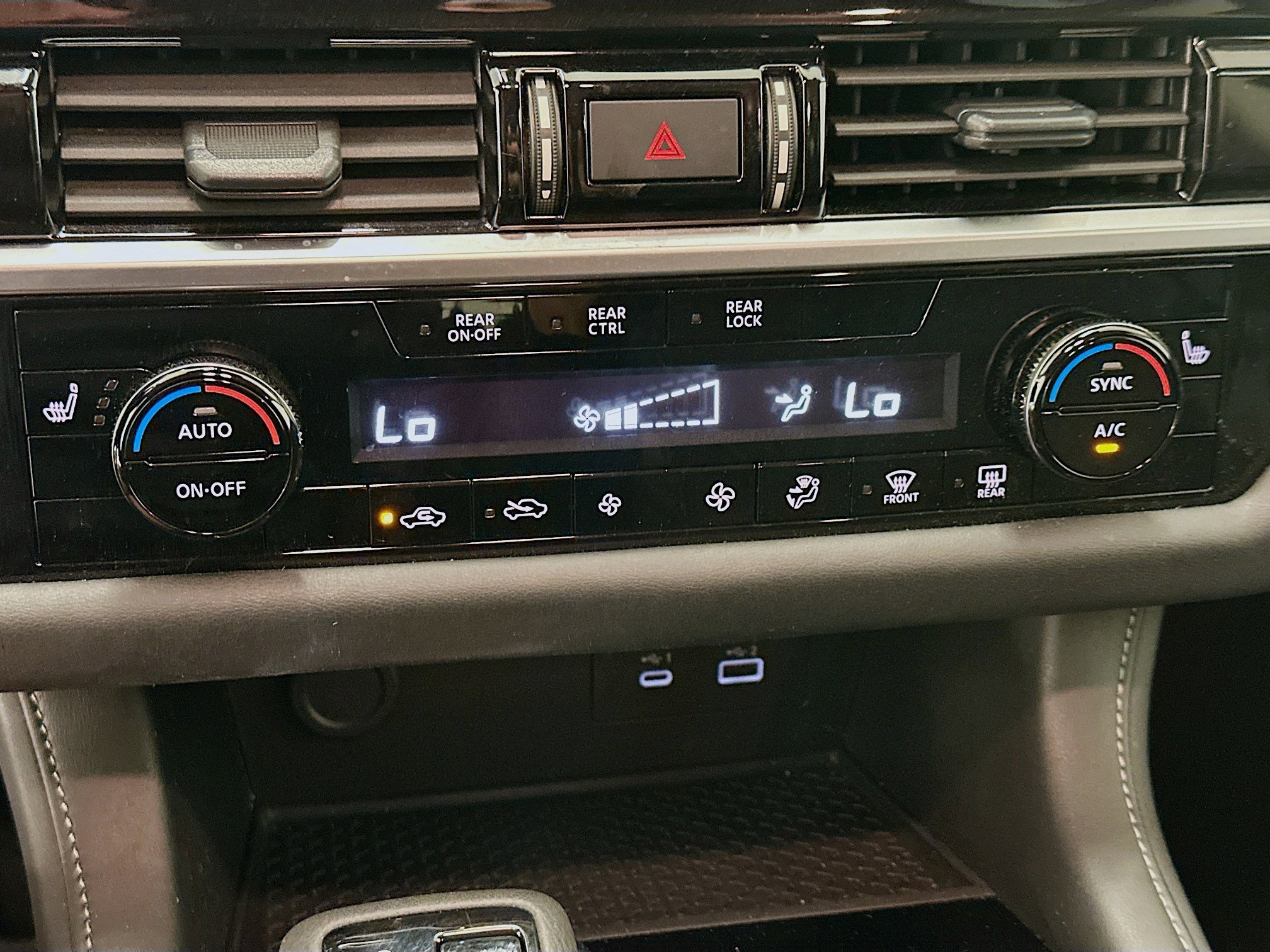 Used 2024 Nissan Pathfinder SV image 24