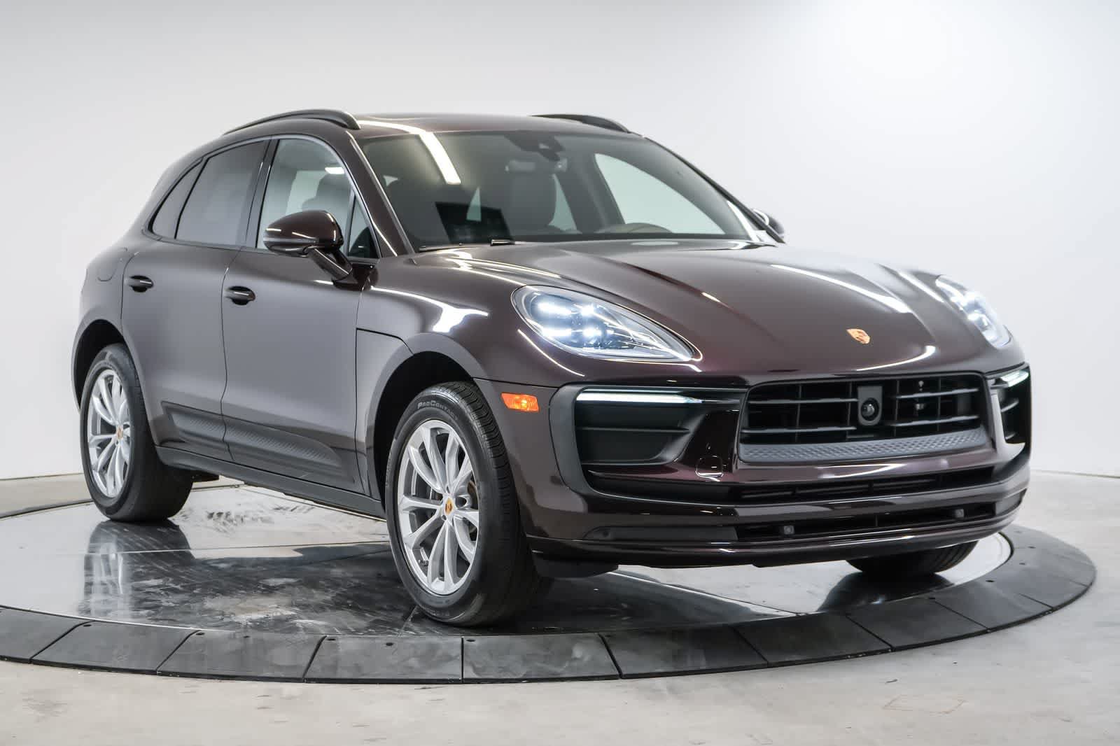 Certified 2024 Porsche Macan AWD/4WD image 7