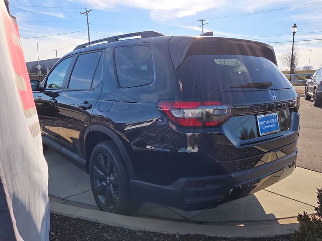 New 2026 Honda Pilot Sport image 3