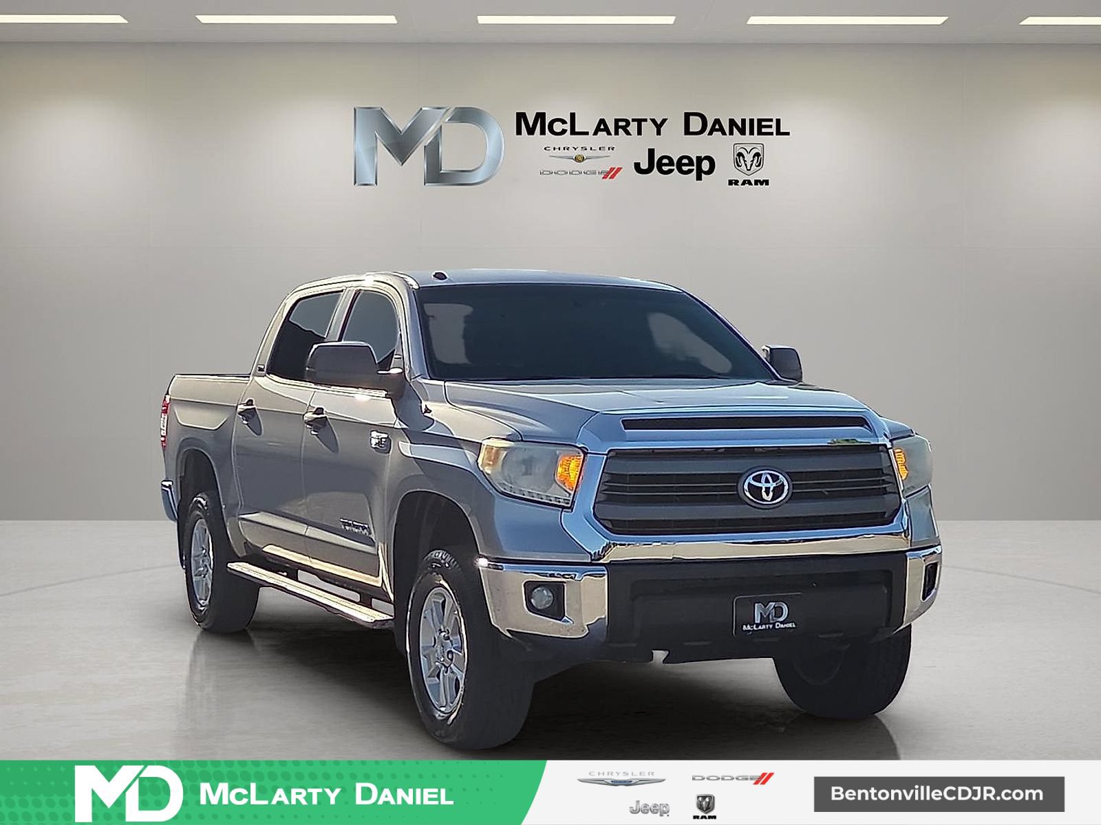 Used 2014 Toyota Tundra SR5 AWD/4WD video 1