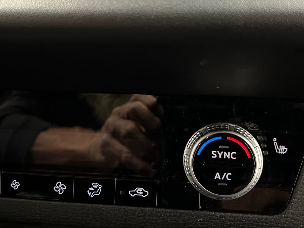 Used 2025 Mitsubishi Outlander SE image 54