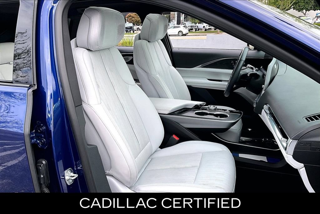 Used 2024 Cadillac Lyriq Luxury RWD image 8