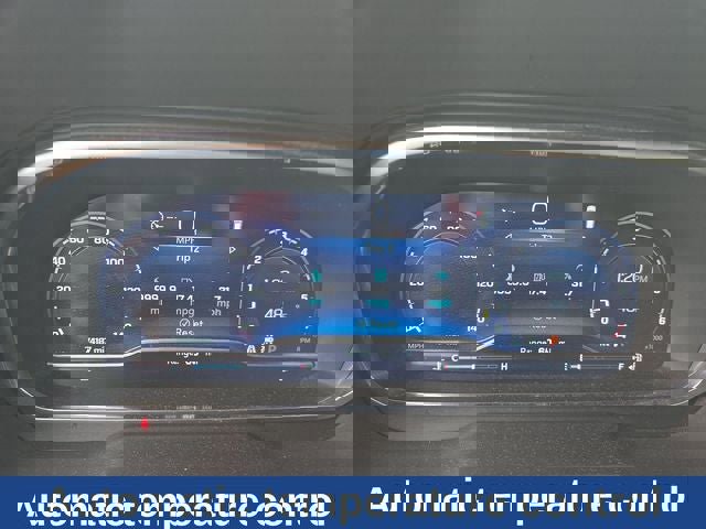 Used 2023 Chevrolet Suburban Premier image 17