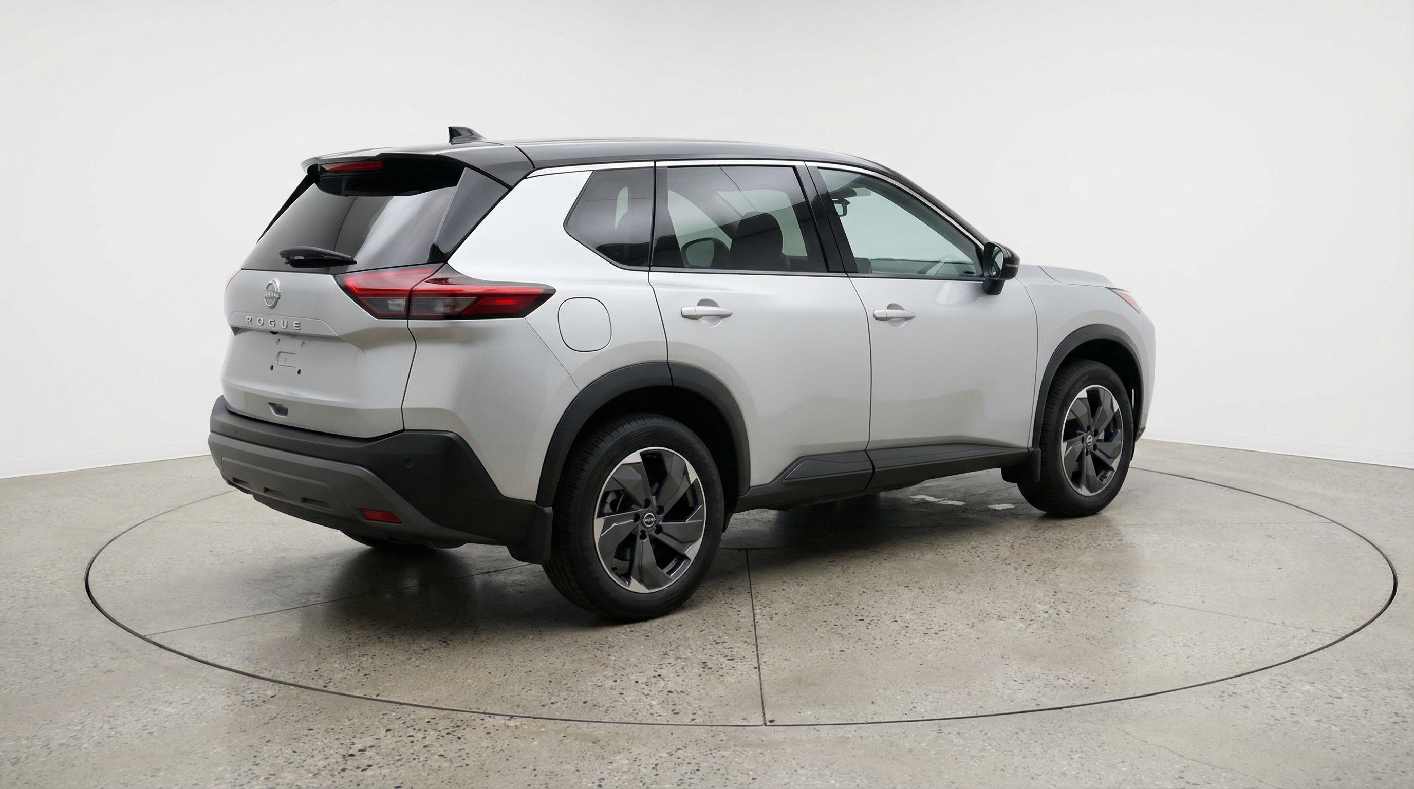 Used 2025 Nissan Rogue SV image 9