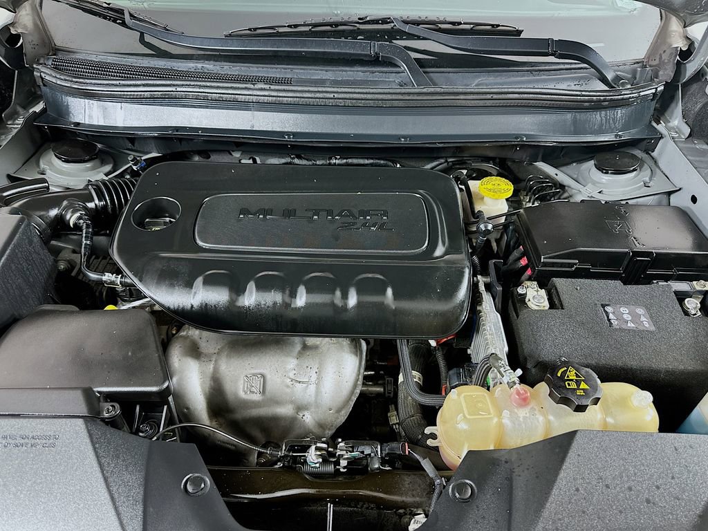 Used 2019 Jeep Cherokee Latitude Plus w/ Cold Weather Group image 28