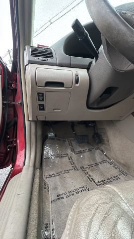Used 2005 Toyota Camry XLE w/ VSC & Side Airbag Pkg FWD image 12