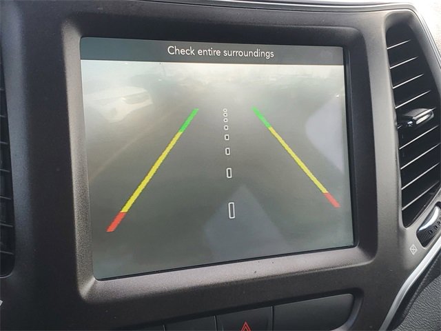 Used 2021 Jeep Cherokee Trailhawk w/ Comfort & Convenience Group image 27