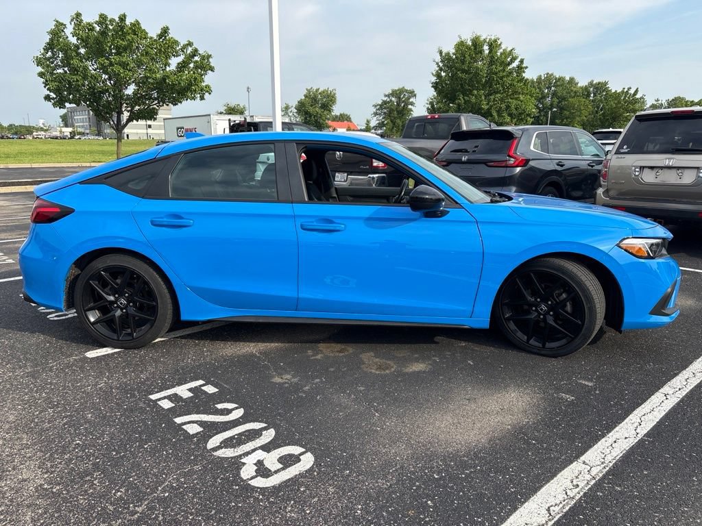 Used 2023 Honda Civic Sport image 11