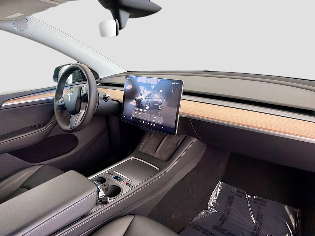 Used 2024 Tesla Model Y Long Range image 29