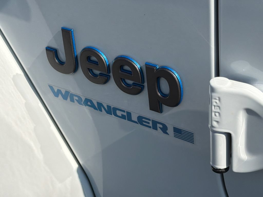 Used 2024 Jeep Wrangler High Altitude AWD/4WD image 19