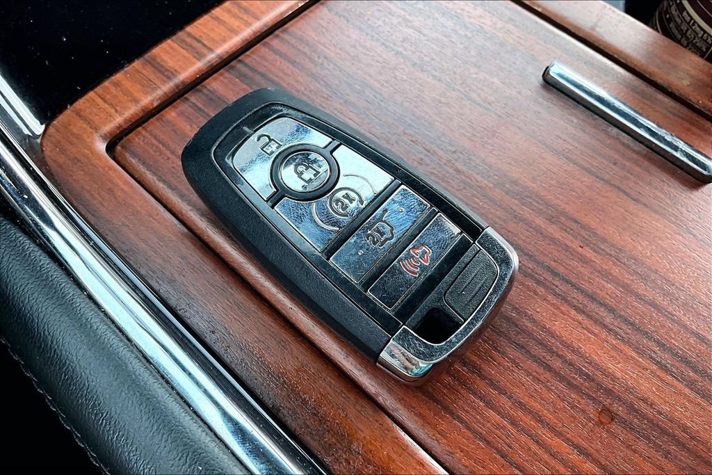 Used 2020 Lincoln Navigator Reserve w/ Equipment Group 208A Reserve RWD image 33