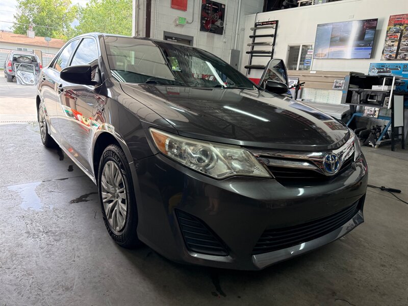 Used 2013 Toyota Camry LE FWD image 2