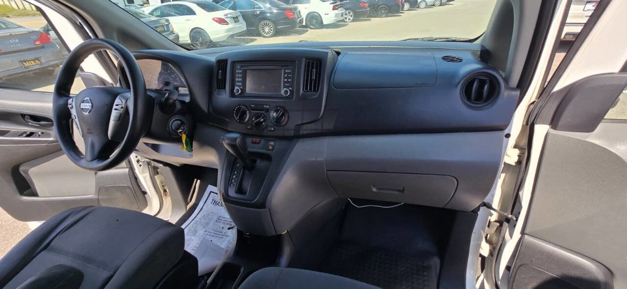 Used 2018 Nissan NV200 SV w/ Navigation Package image 28