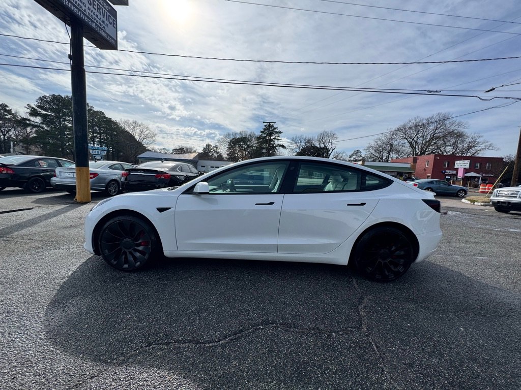 Used 2022 Tesla Model 3 Performance image 4