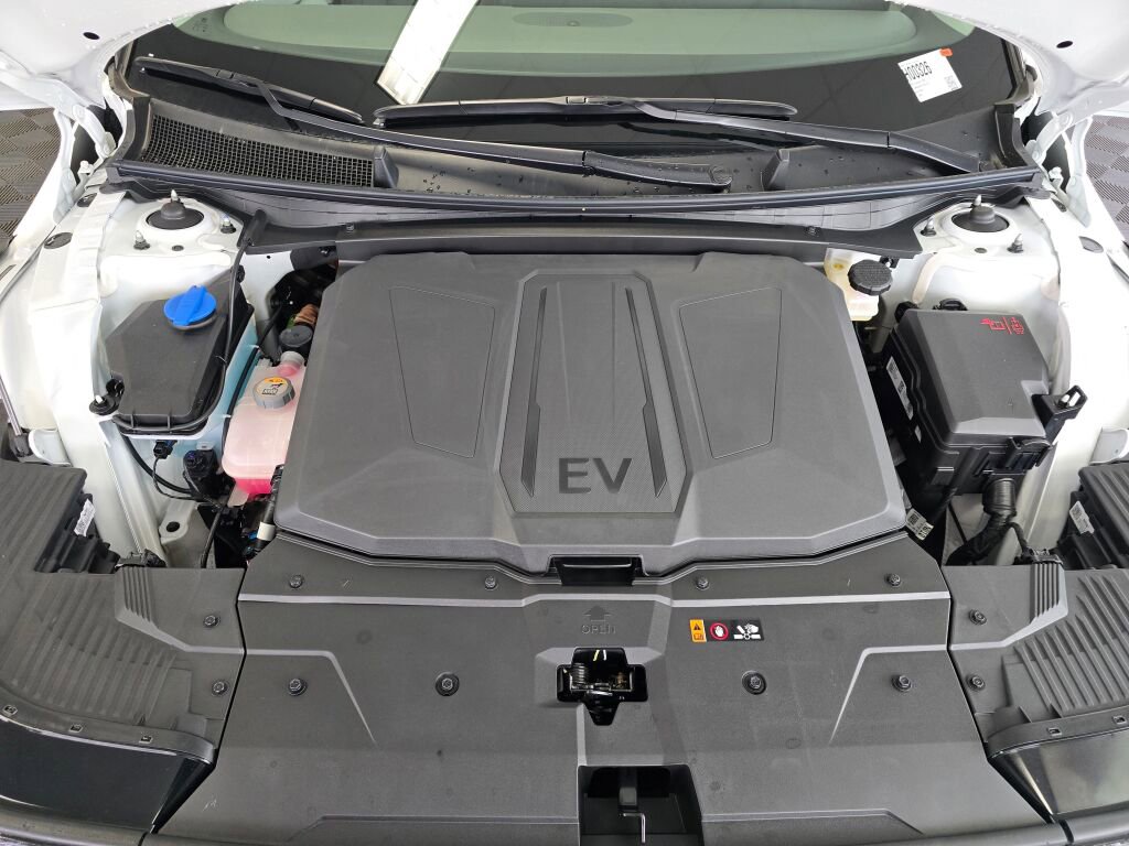 New 2026 Hyundai Ioniq 5 SEL image 12