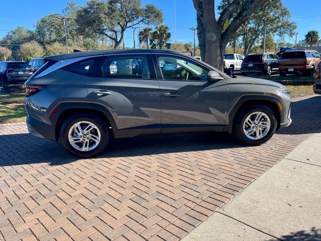 Used 2025 Hyundai Tucson SE image 7