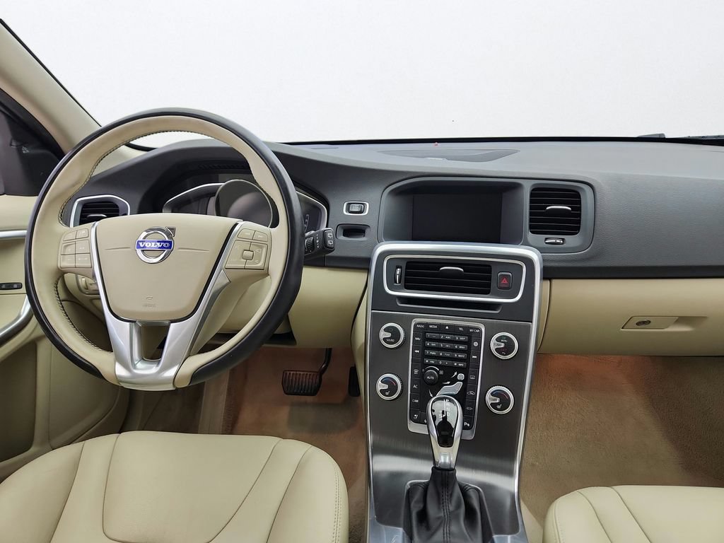 Used 2016 Volvo V60 T5 Platinum w/ Climate Package FWD image 28