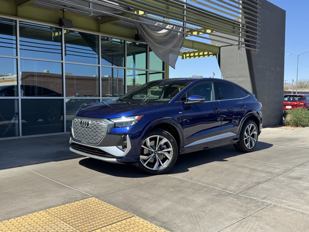 Used 2023 Audi Q4 e-tron Premium Plus w/ Premium Plus image 1