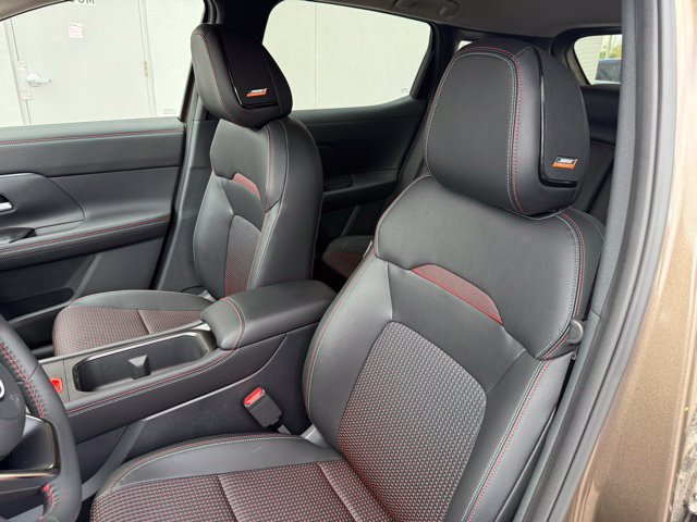 New 2026 Nissan Kicks SR w/ SR Premium Package FWD image 9