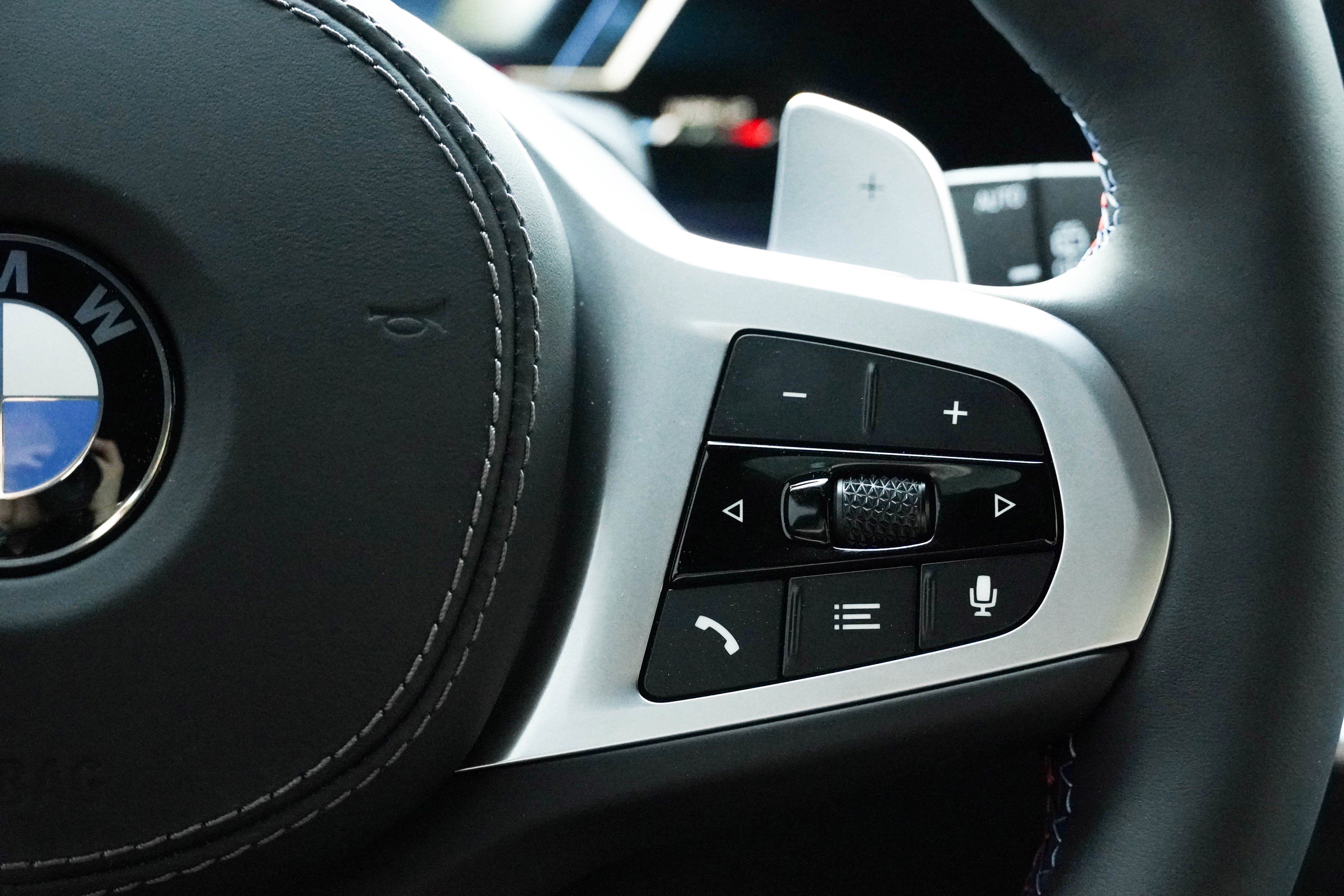 Certified 2026 BMW X5 M60i w/ Parking Assistance Package AWD/4WD image 23