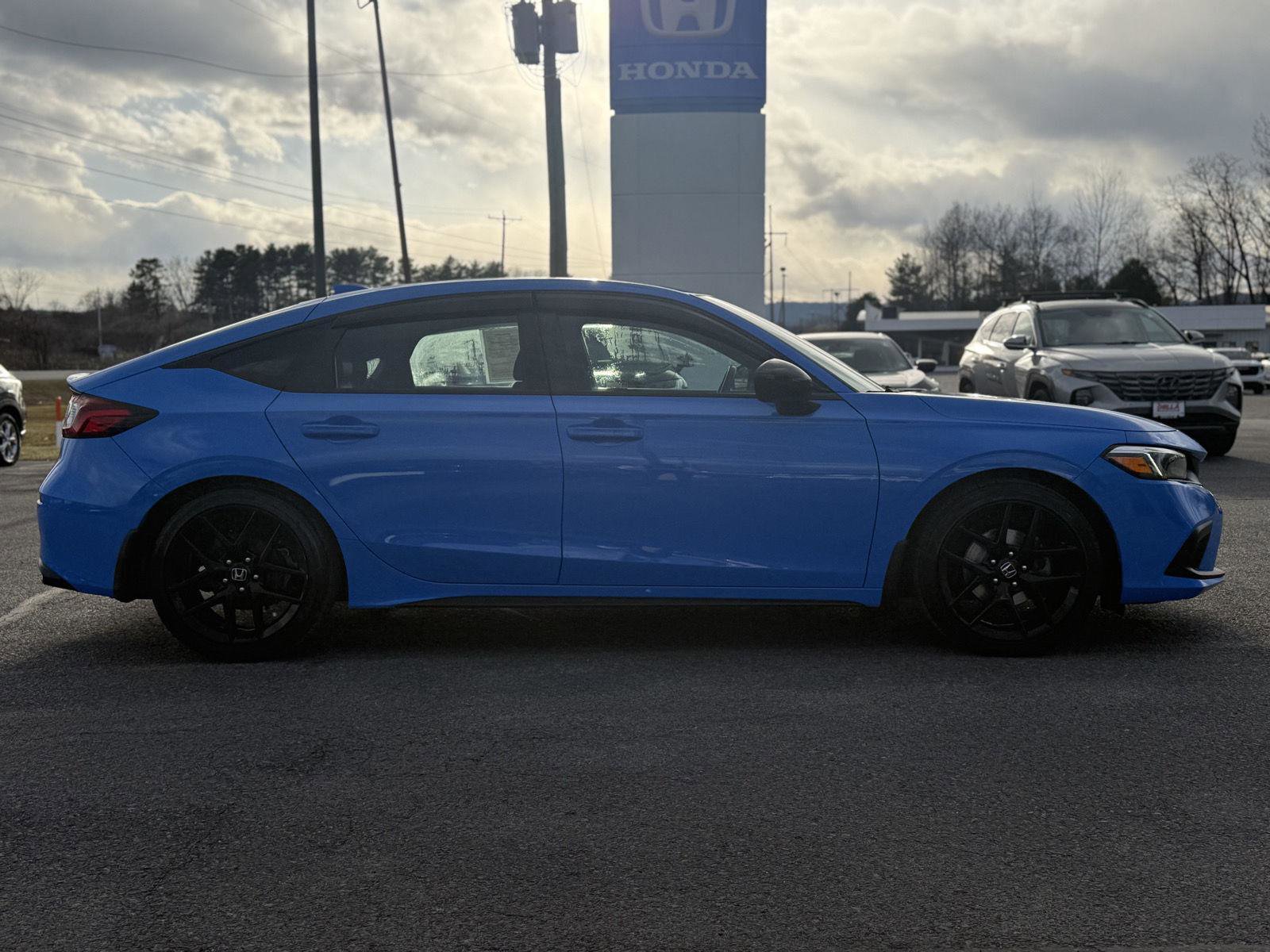 Used 2022 Honda Civic Sport image 4