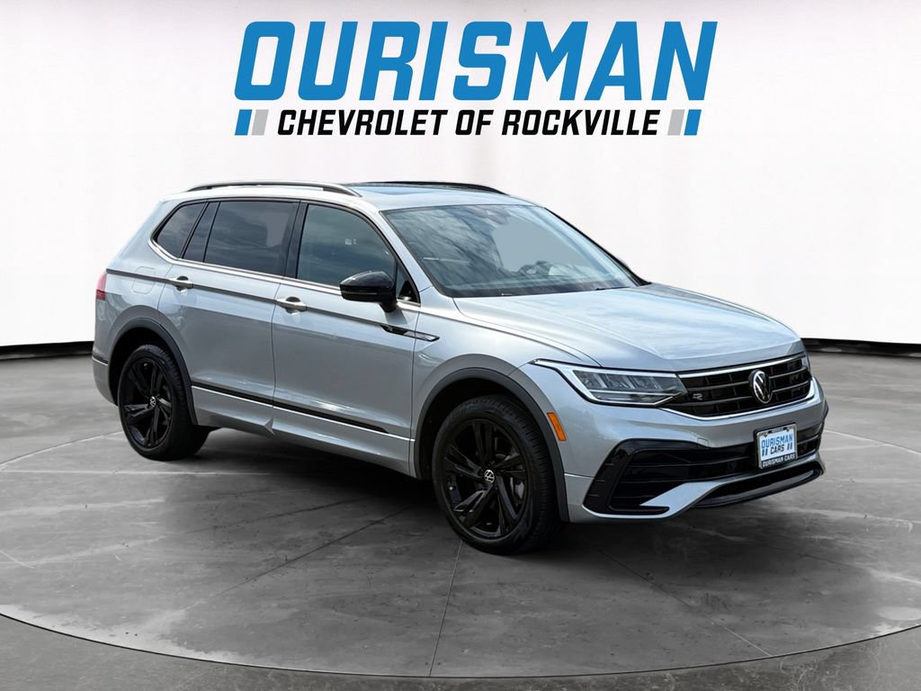 Used 2023 Volkswagen Tiguan SE R-Line FWD image 1
