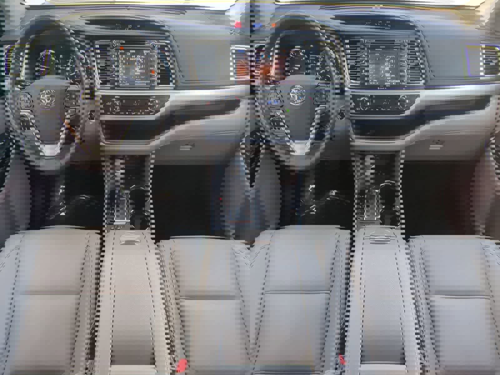 Used 2019 Toyota Highlander XLE AWD/4WD image 15