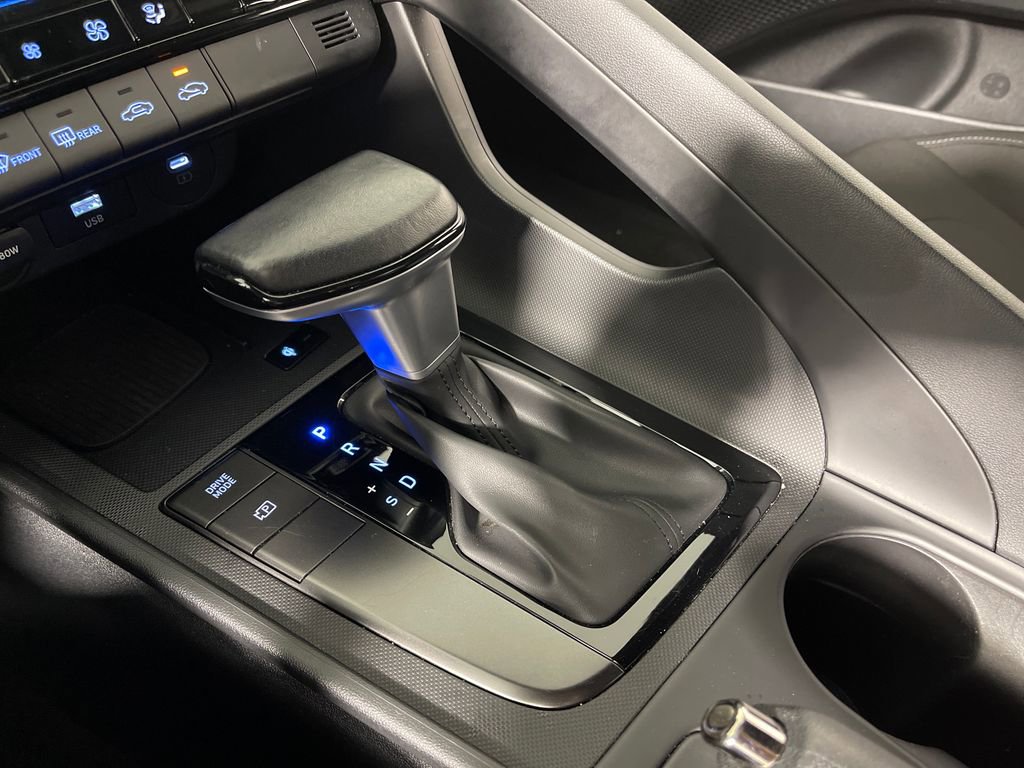 Certified 2025 Hyundai Elantra Sport image 24