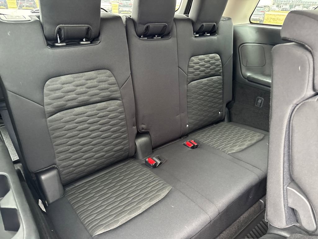 Used 2024 Nissan Pathfinder SV image 13