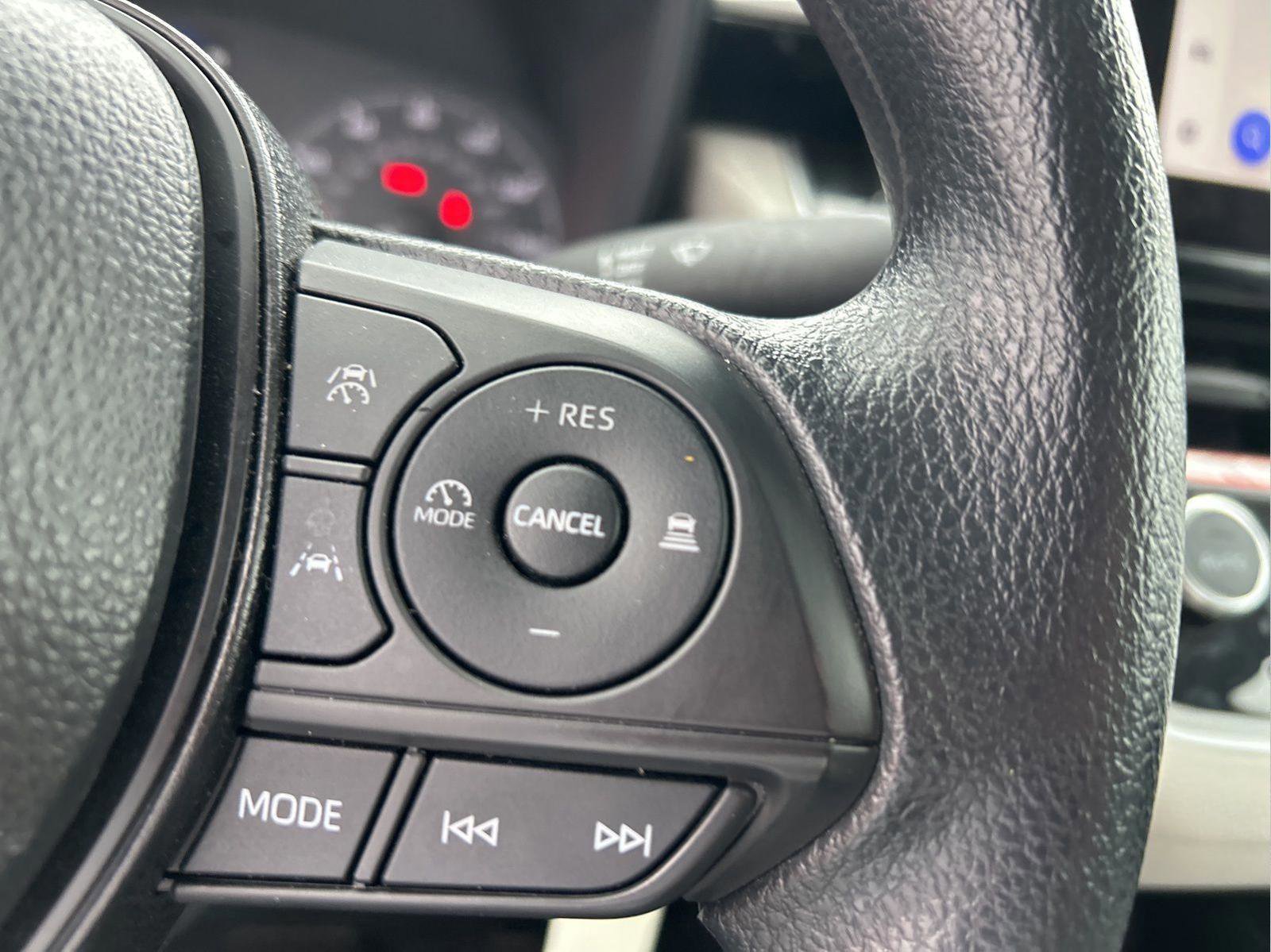 Used 2025 Toyota Corolla LE image 18