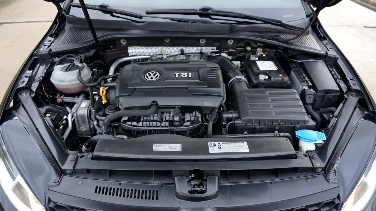 Used 2017 Volkswagen GTI S image 25