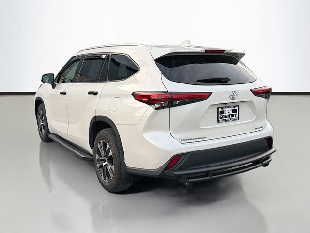 Used 2021 Toyota Highlander XLE image 5