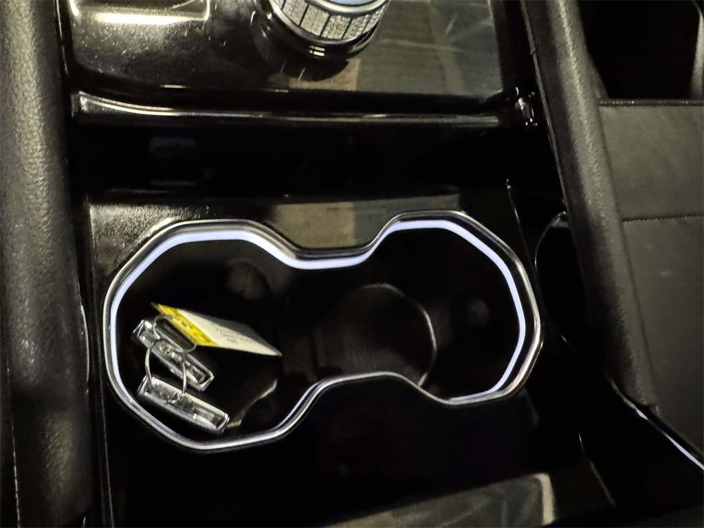 Used 2022 Jeep Grand Cherokee Limited image 29