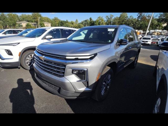 Used 2026 Chevrolet Traverse LT w/ Driver Confidence Package FWD image 1