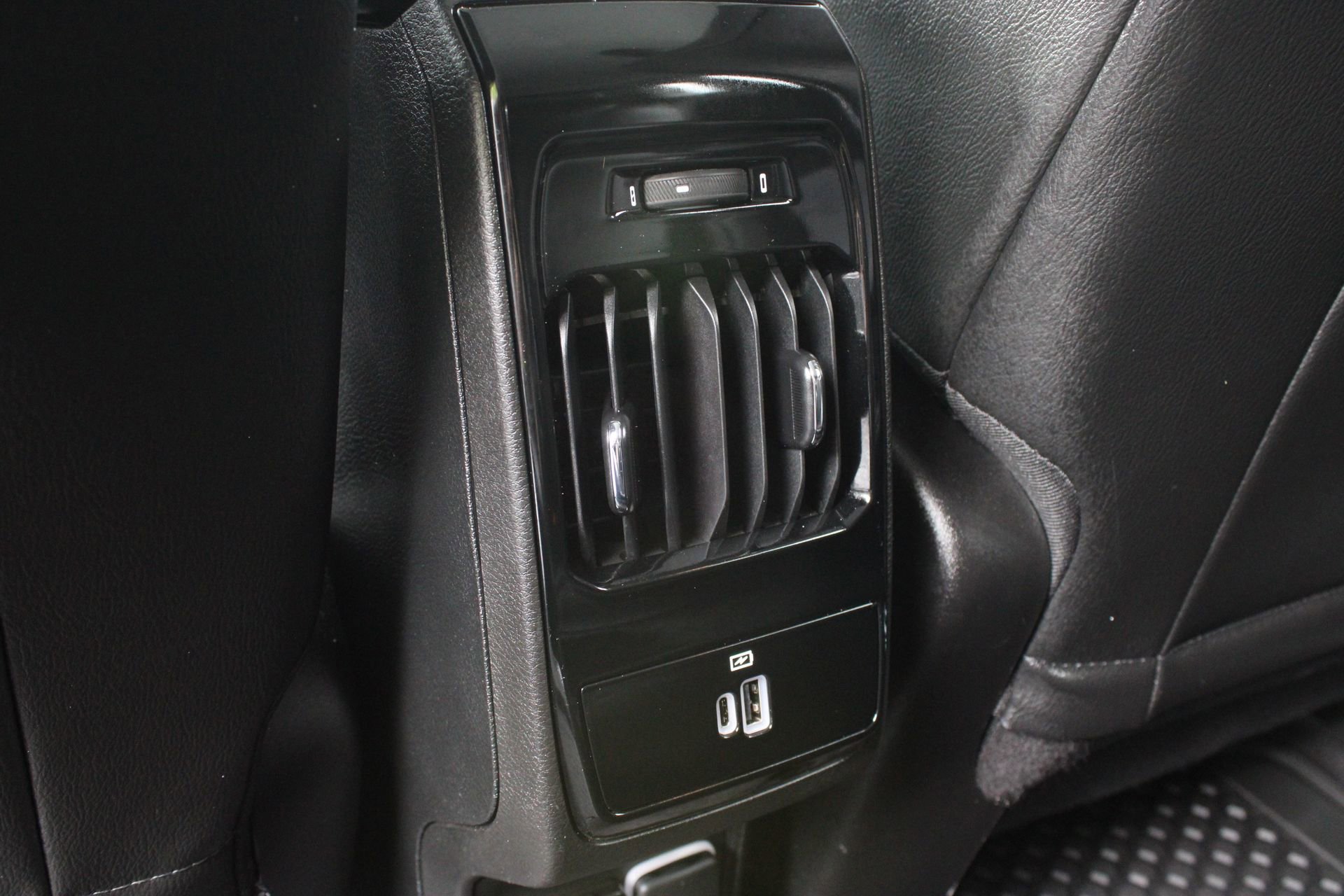 Used 2022 Jeep Compass Latitude w/ Convenience Group AWD/4WD image 19