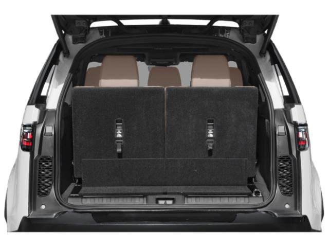 New 2025 Land Rover Discovery Dynamic SE image 8